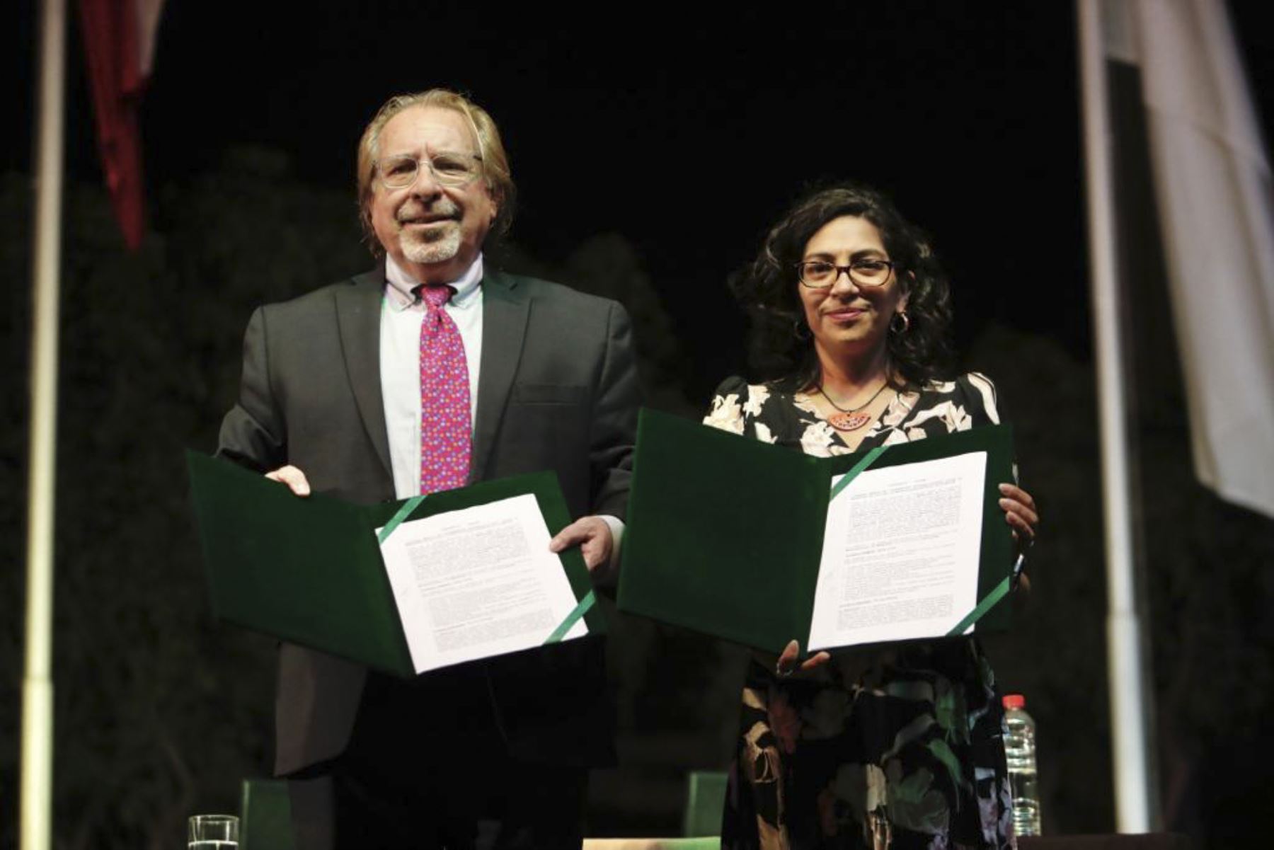 El alcalde de La Molina, Diego Uceda, y la ministra de Cultura, Leslie Urteaga Peña. Foto: ANDINA/Difusión.