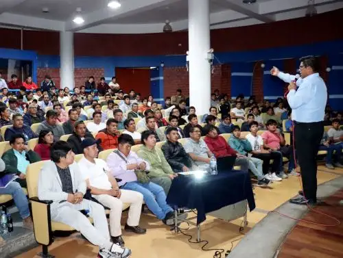 Más de 6,000 conductores que prestan servicio en la provincia de Cajamarca fueron capacitados en normas de tránsito y transporte por especialistas de la Dirección Regional de Transportes y Comunicaciones y de la Municipalidad Provincial. ANDINA/Difusión