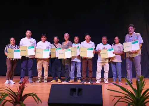 Osinfor entregó 22 constancias de cumplimiento en Ucayali, un reconocimiento al buen manejo forestal que contribuye a la legalidad y competitividad.