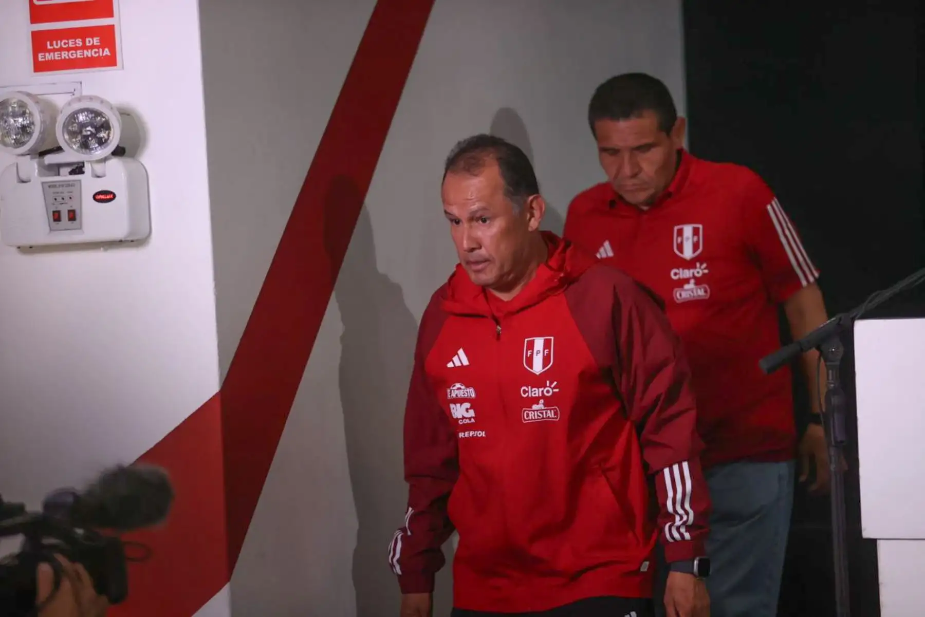 Desde La Videna, el director técnico de la selección peruana, Juan Reynoso, brindó una conferencia de prensa previo al viaje de la Bicolor a La Paz donde enfrentará a Bolivia esgte jueves 16por la quinta jornada de las Eliminatorias 2026. 
Foto: ANDINA/Juan Carlos Guzmán