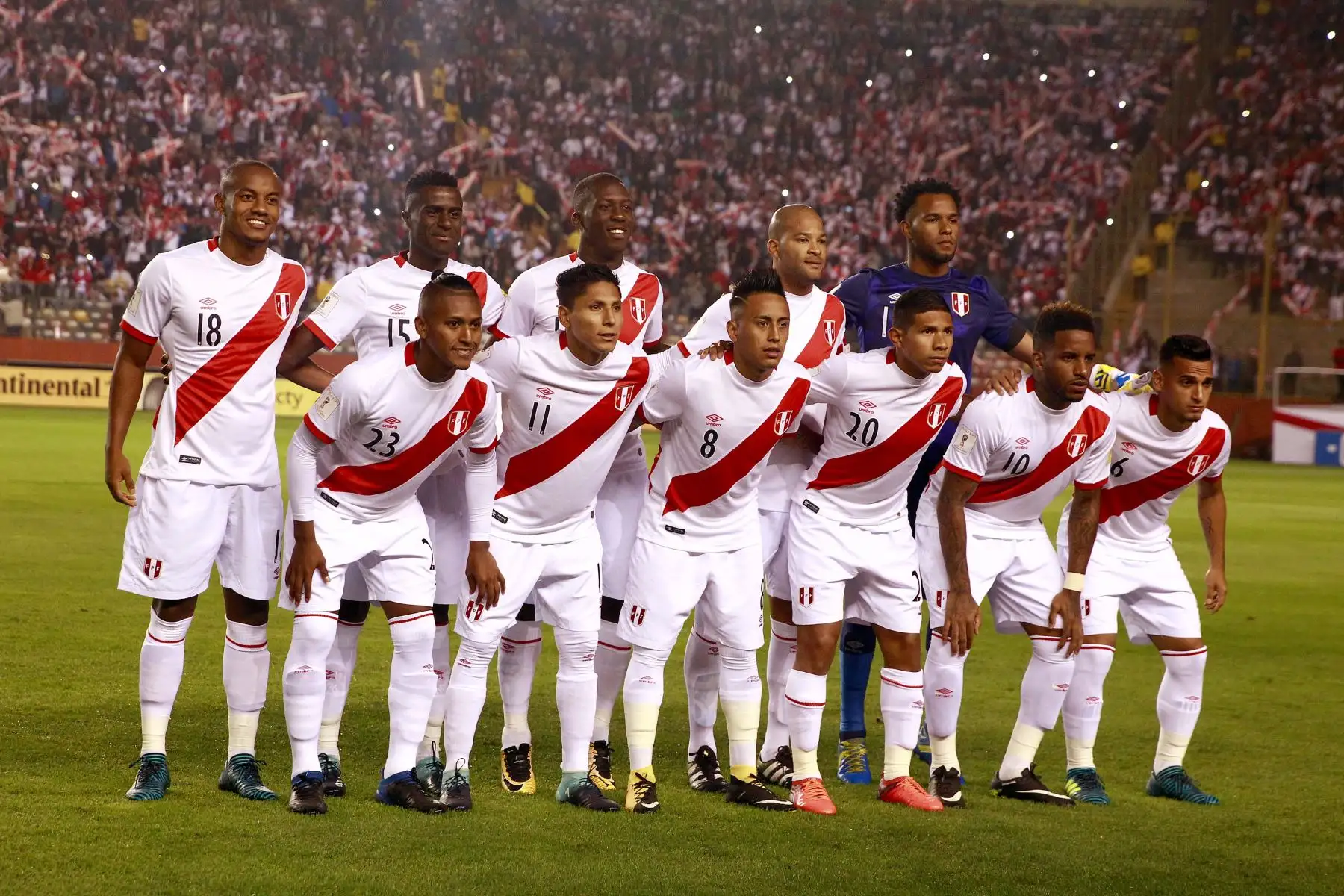 LIMA,PERÚ-AGOSTO 31. Selecciones de Perú y Bolivia se enfrentan en el estadio Monumental por las Eliminatorias al Mundial de Rusia 2018.

Foto: ANDINA/Luis Iparraguirre