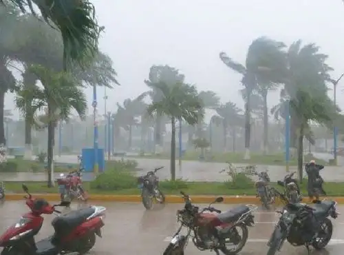 Lluvias de moderada a fuerte intensidad soportaron durante varias horas las provincias de Maynas y Putumayo, región Loreto. ANDINA/Difusión