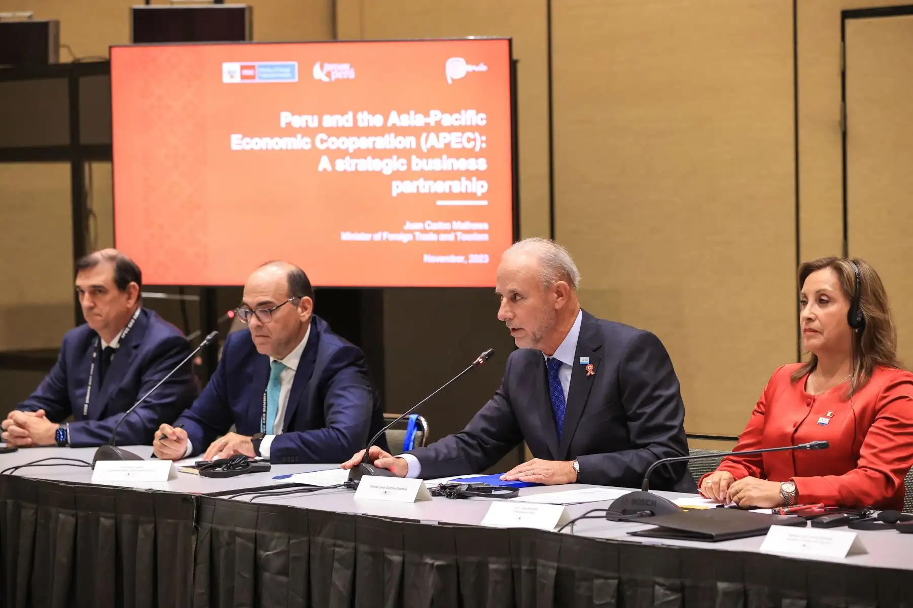 Presidenta Boluarte participó en la sesión de promoción país y atracción de inversiones, en el marco de APEC 2023. Foto: ANDINA/Prensa Presidencia