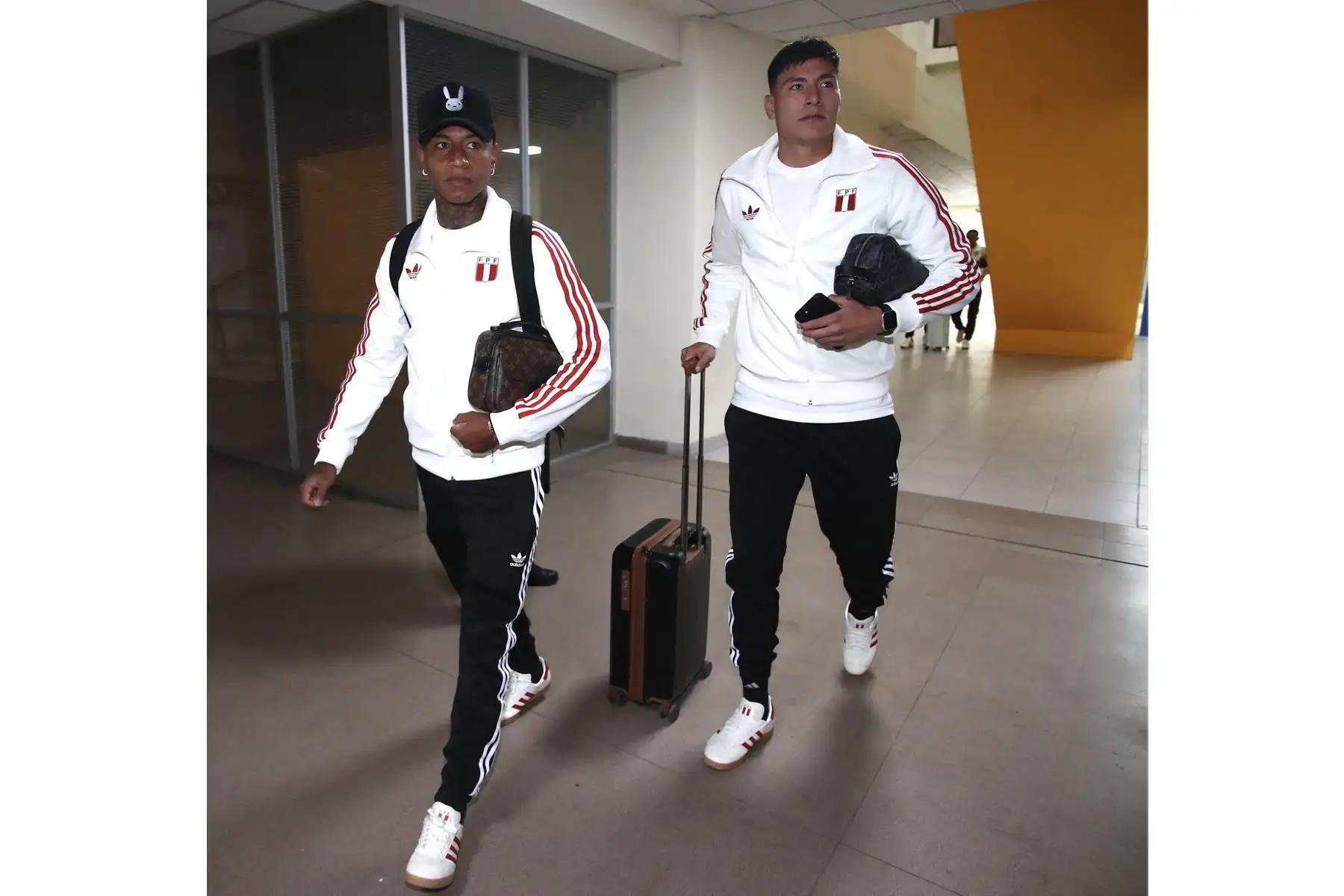 Jugadores de la Selección Peruana de Fútbol llegaron a La Paz, Bolivia, donde disputarán un partido por las eliminatorias al Mundial 2026. Foto: FPF
