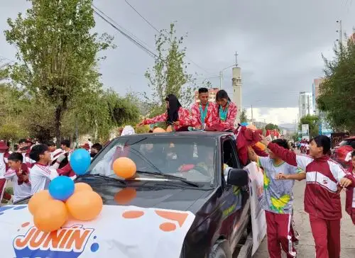 Huancayo rindió homenaje a los seis destacados atletas que ganaron medallas en los Juegos Panamericanos Santiago 2023. Foto: Pedro Tinoco.