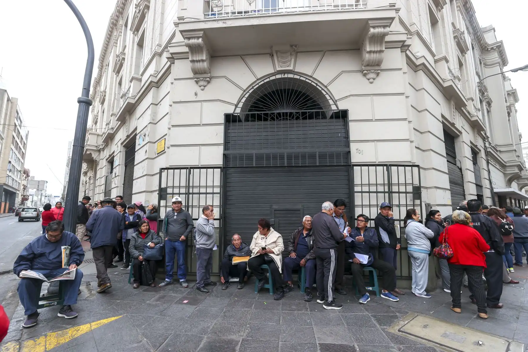 Para esta devolución de aportes del Fonavi, el Ejecutivo ha destinado recursos por 2,400 millones de soles, a entregarse antes de Navidad.

Foto: ANDINA/Juan Carlos Guzmán Negrini