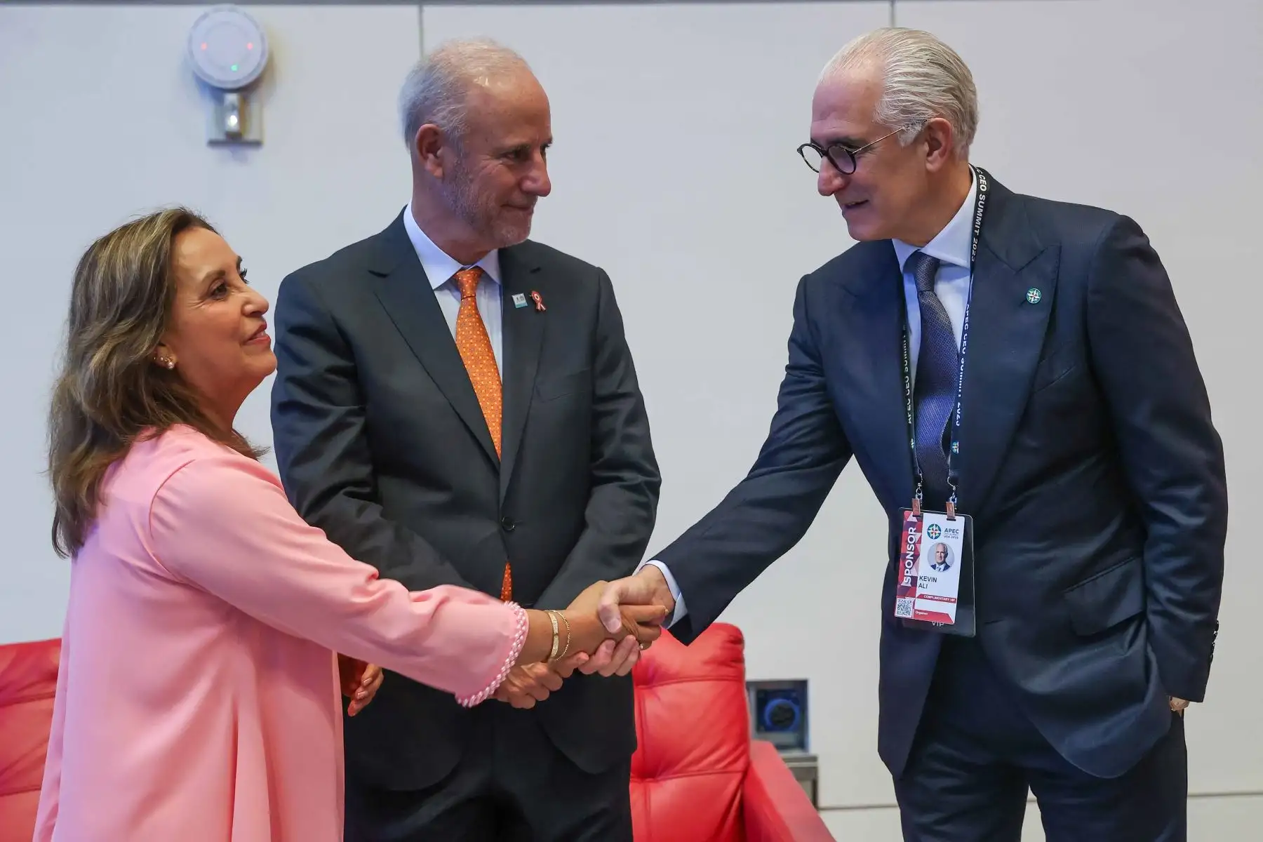 La presidenta Dina Boluarte participó en una reunión de trabajo sobre empoderamiento económico de las mujeres, organizada por el National Center for APEC. Foto: ANDINA/ Prensa Presidencia