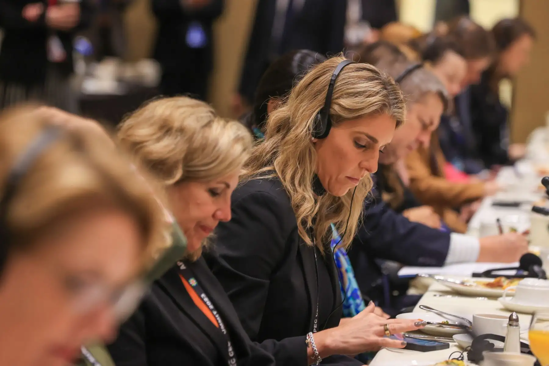 La presidenta Dina Boluarte participó en una reunión de trabajo sobre empoderamiento económico de las mujeres, organizada por el National Center for APEC. Foto: ANDINA/ Prensa Presidencia