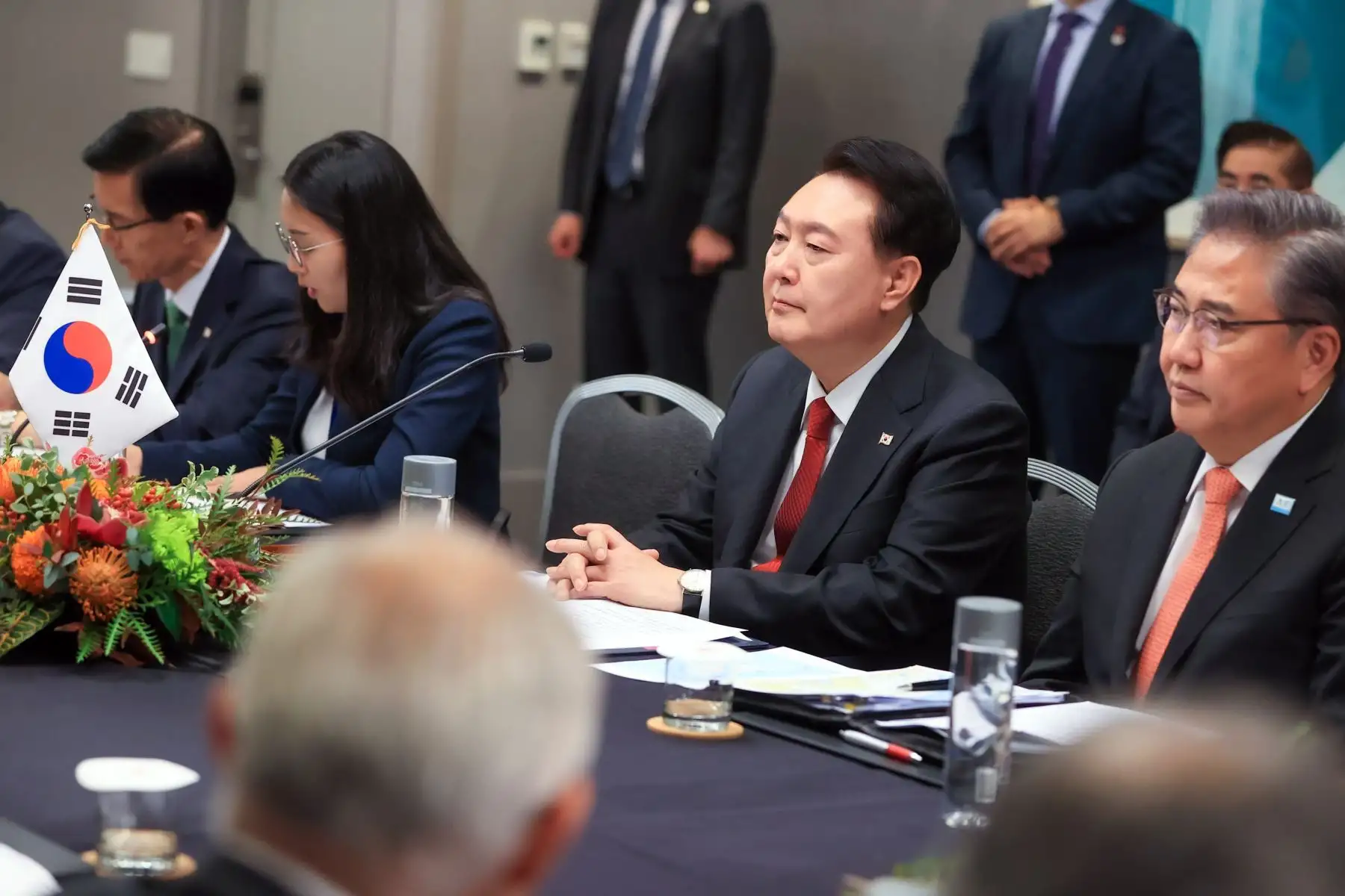 La presidenta de la República, Dina Boluarte se reunió con el presidente de la República de Corea, Yoon Suk-Yeol en el marco de la APEC 2023 en San Francisco, Estados Unidos. Foto: ANDINA/Presidencia