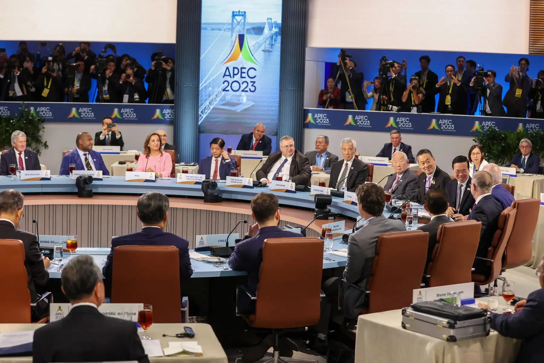 La presidenta de la República, Dina Boluarte, participó en el almuerzo de trabajo de los Líderes del Foro de Cooperación Económica Asia-Pacífico APEC 2023 en Estados Unidos. Foto: ANDINA/Presidencia