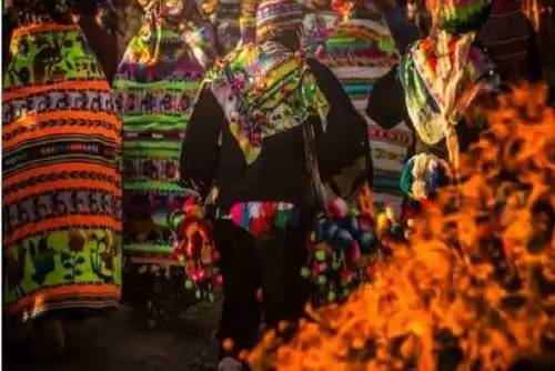 Reconocimiento a tejidos tradicionales destaca su valor estético y expresión de la memoria colectiva.