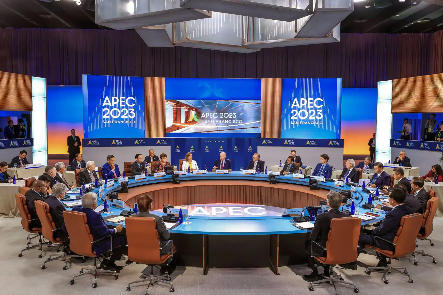 Presidenta de la República, Dina Boluarte, participó del retiro de Líderes Económicos de APEC 2023, y también de la transferencia de la presidencia de APEC de Estados Unidos a Perú. Foto: ANDINA/Presidencia