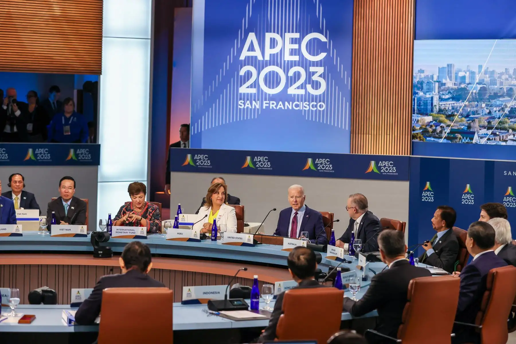 Presidenta de la República, Dina Boluarte, participó del retiro de Líderes Económicos de APEC 2023, y también de la transferencia de la presidencia de APEC de Estados Unidos a Perú. Foto: ANDINA/Presidencia