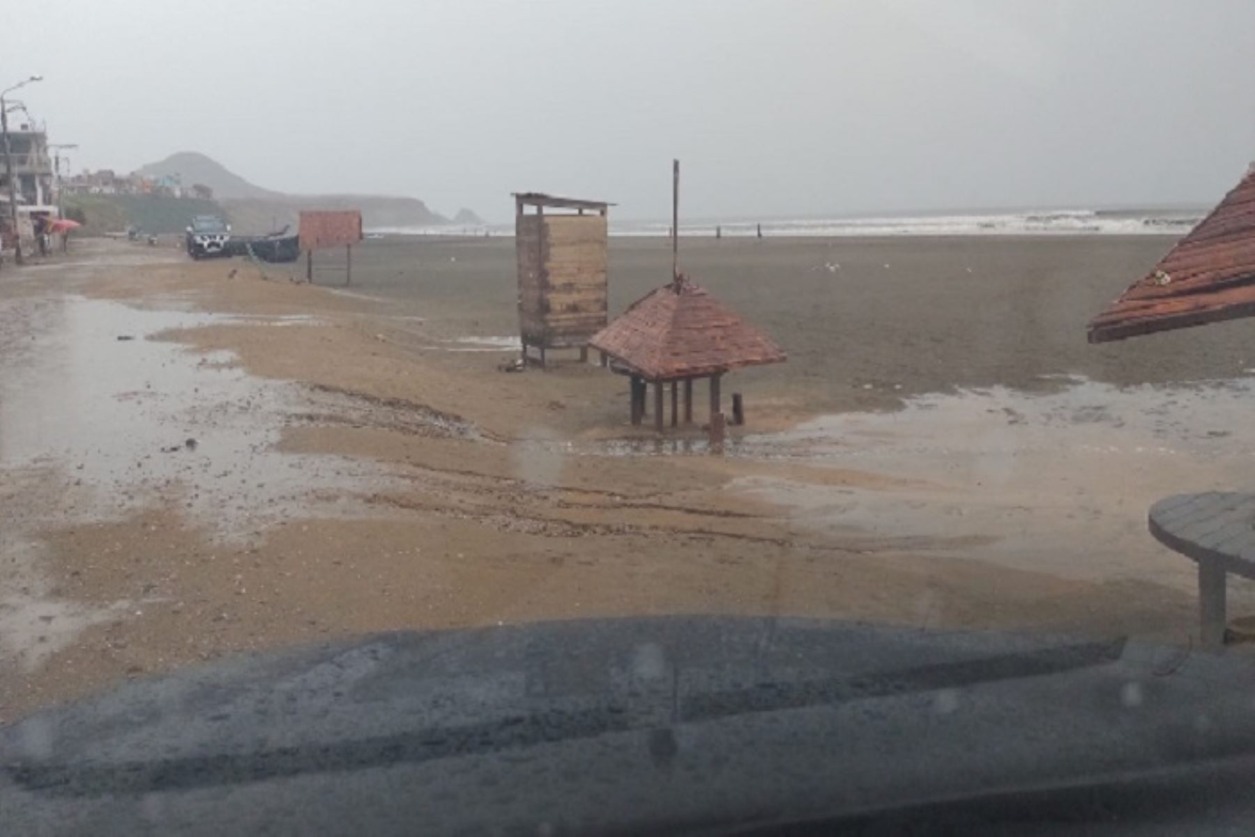 El COER La Libertad informó que las ligeras lluvias que también se han presentado en algunas zonas de la provincia de Trujillo no han significado un riesgo de activación de quebradas.