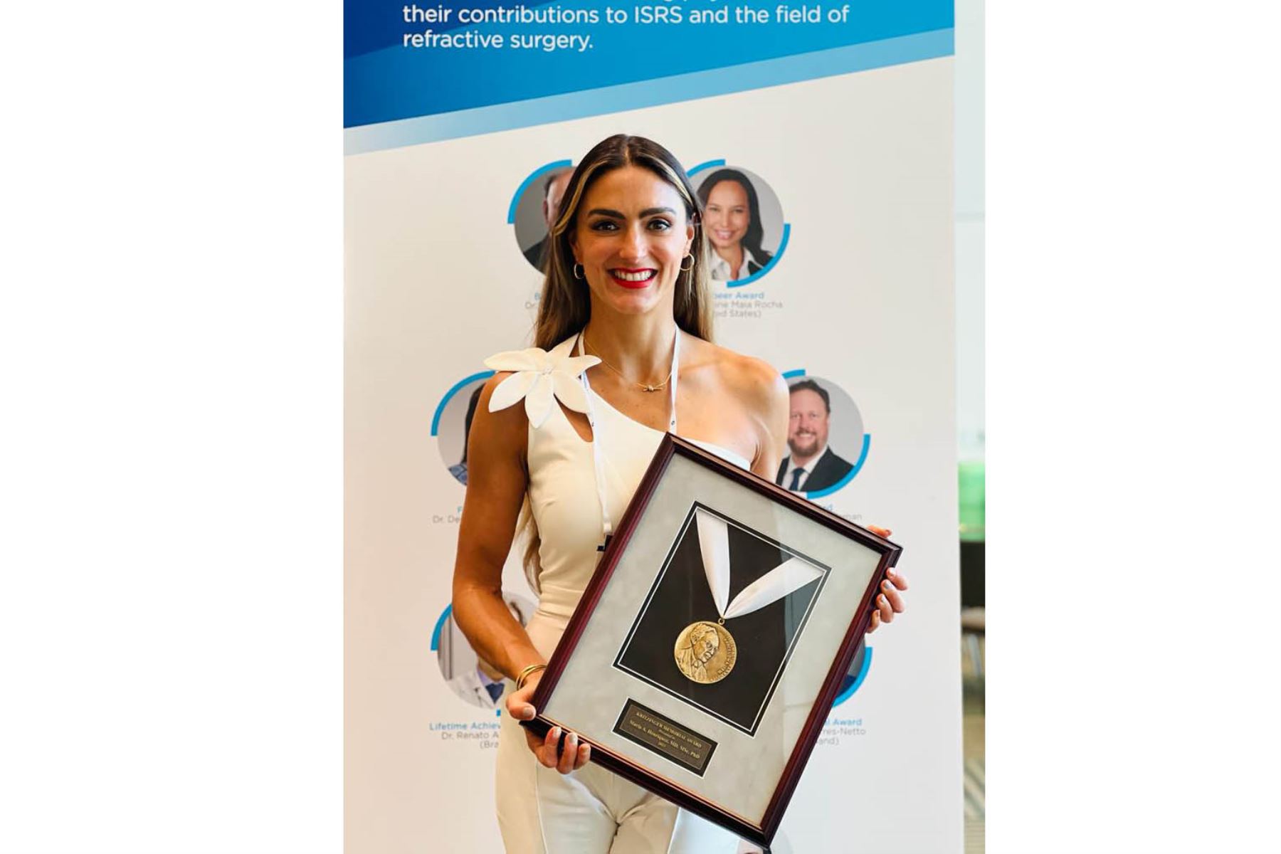 La médica oftalmóloga peruana Maria Alejandra Henríquez de Izquierdo fue galardonada con el premio Kritzinger Memorial Award. Foto: ANDINA/Difusión.