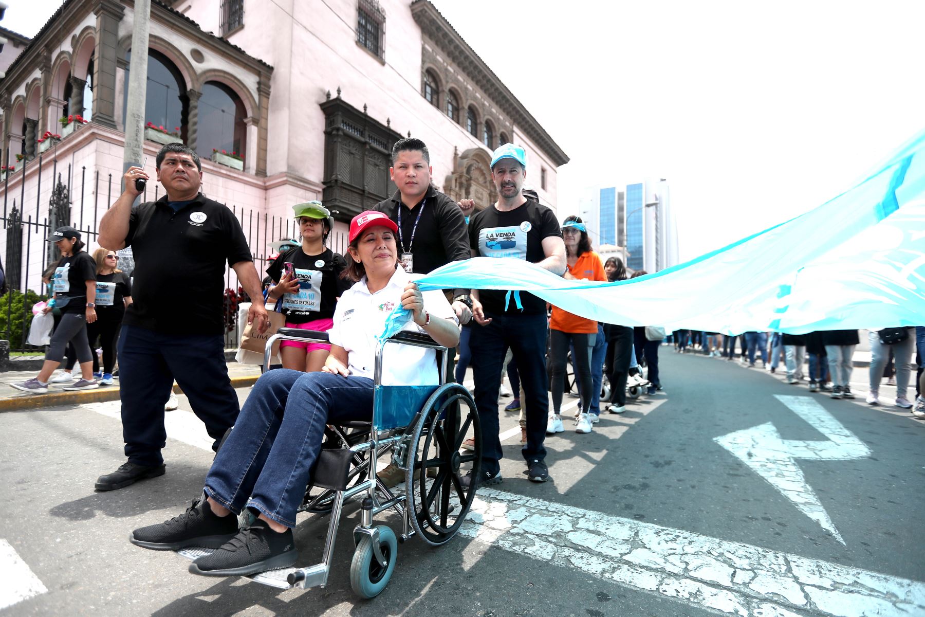 En la movilización participó la ministra de la Mujer, Nancy Tolentino. Foto: ANDINA/Ricardo Cuba