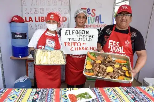 100 jóvenes voluntarios están participando en la Feria Bicentario en Iquitos, destacó la ministra de Cultura.