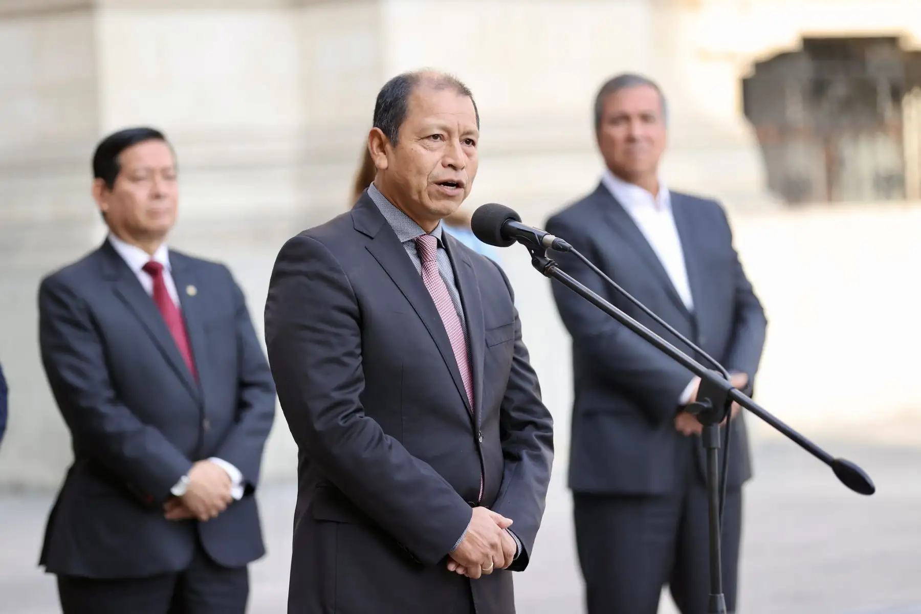 Ministro de Trabajo y la Promoción del Empleo, Daniel Maurate Romero, participó de la conferencia de prensa brindada luego de la sesión de Consejo de Ministros para informar a la ciudadanía sobre las últimas decisiones adoptadas en sesión del Consejo de Ministros.
Foto: ANDINA/ PCM