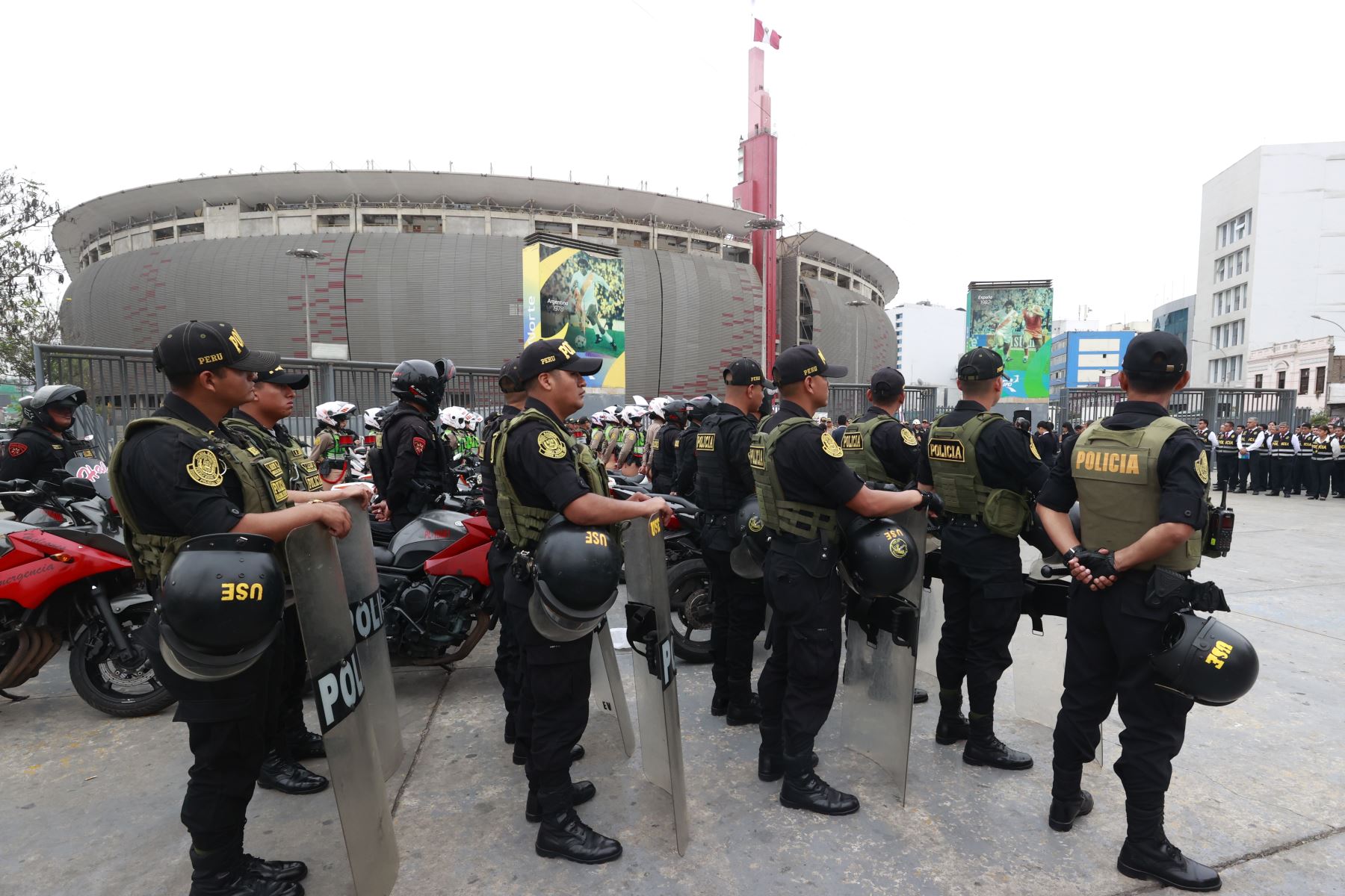 La presentación de las medidas de seguridad policial derrochó peruanidad con la exhibición de danzas típicas. Foto: ANDINA/Vidal Tarqui