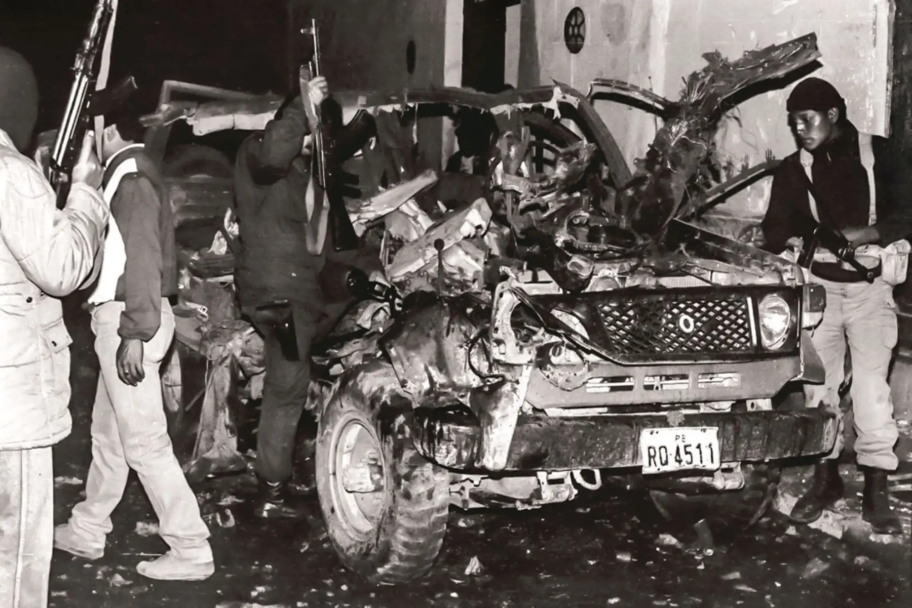 Cuando la violencia se convirtió en ríos de sangre, en toques de queda, en explosiones, en Ayacucho, muchos periodistas amenazados de muerte dejaron la ciudad de las 33 iglesias. Foto: Hugo Ned Alarcón