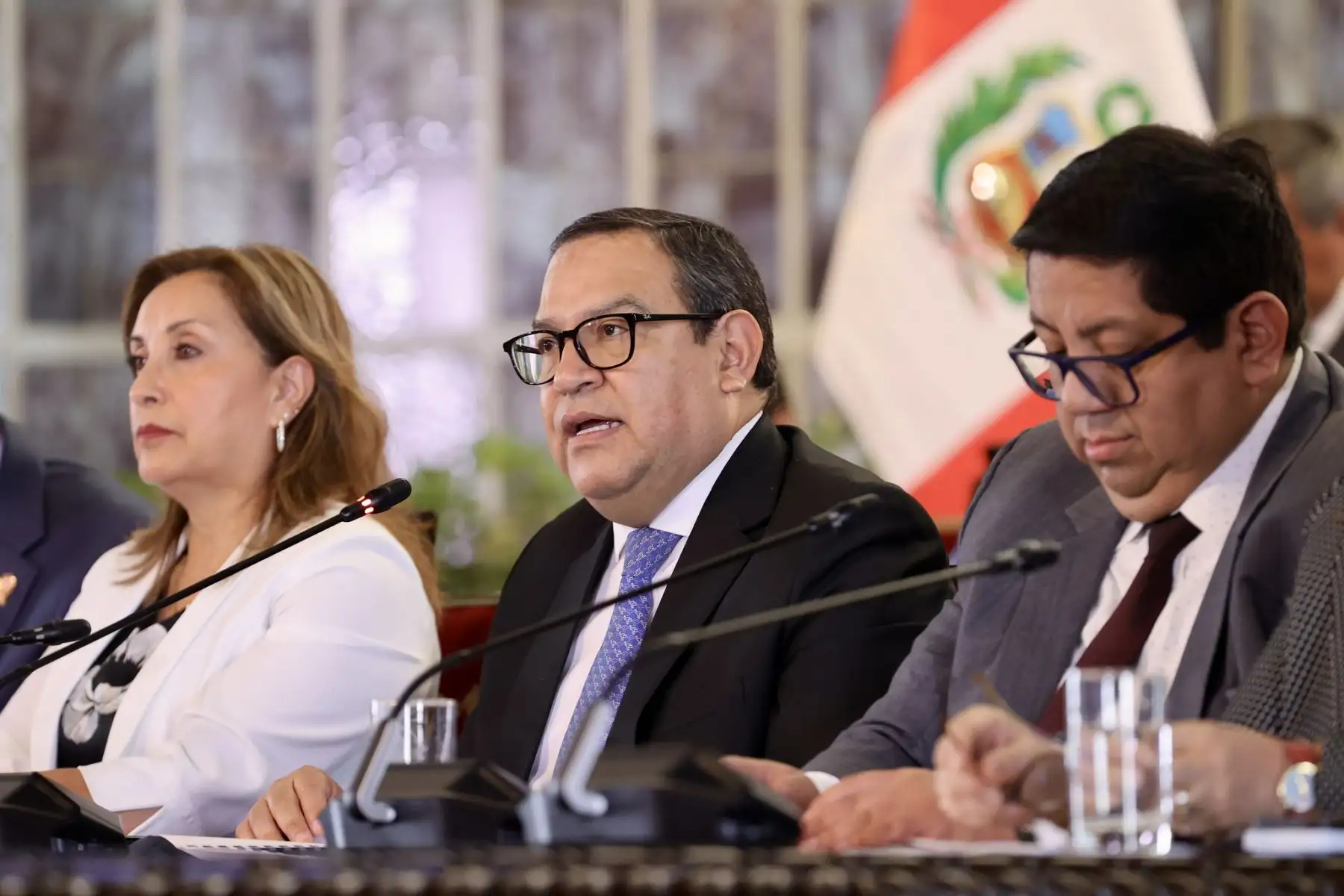 Exposición del presidente del Consejo de Ministros, Alberto Otárola, durante la presentación del quinto balance de gestión del Gobierno a cargo de la presidenta Dina Boluarte, junto a los miembros del Gabinete Ministerial. Foto: ANDINA/PCM