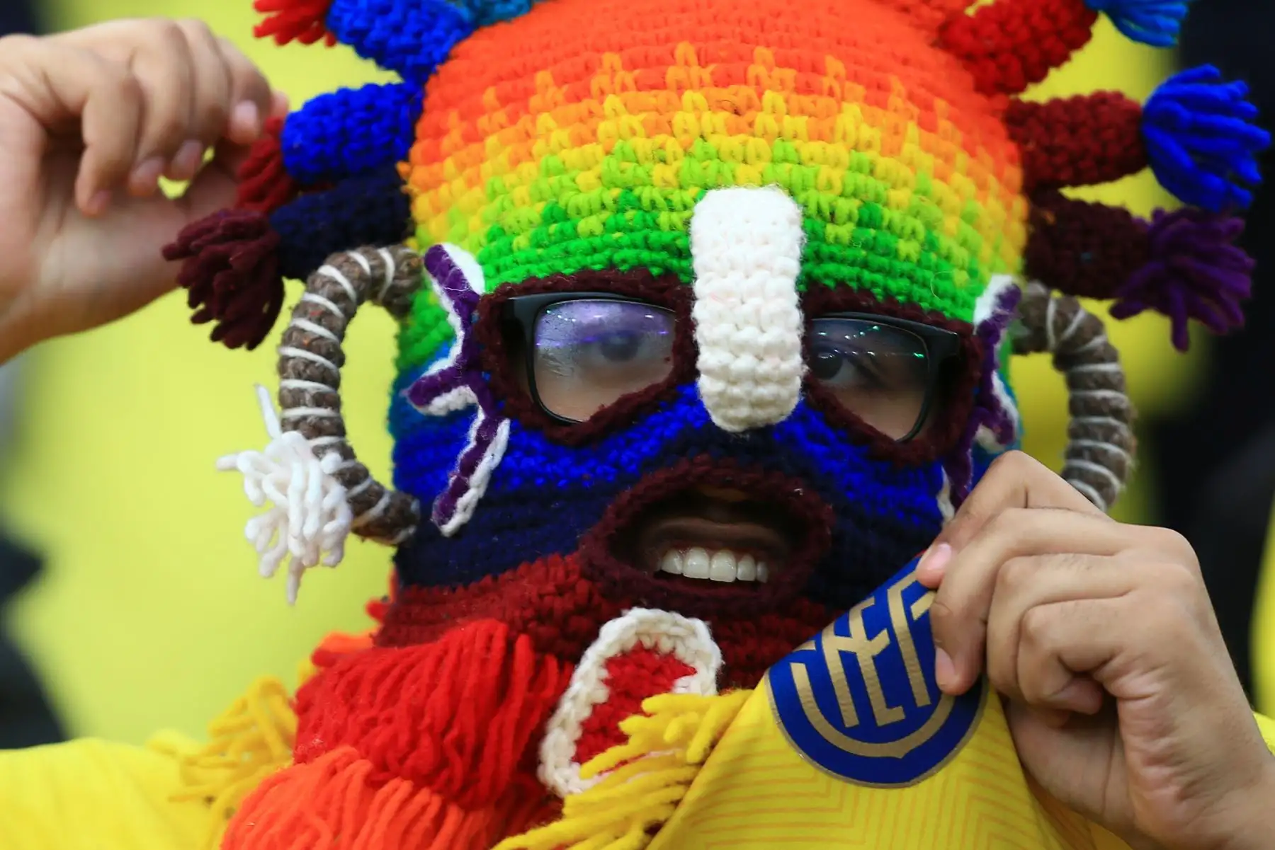 Un hincha de Ecuador posa en un partido de las Eliminatorias Sudamericanas para la Copa Mundo de Fútbol de 2026 hoy, en el estadio Rodrigo Paz Delgado en Quito (Ecuador).
Foto: EFE