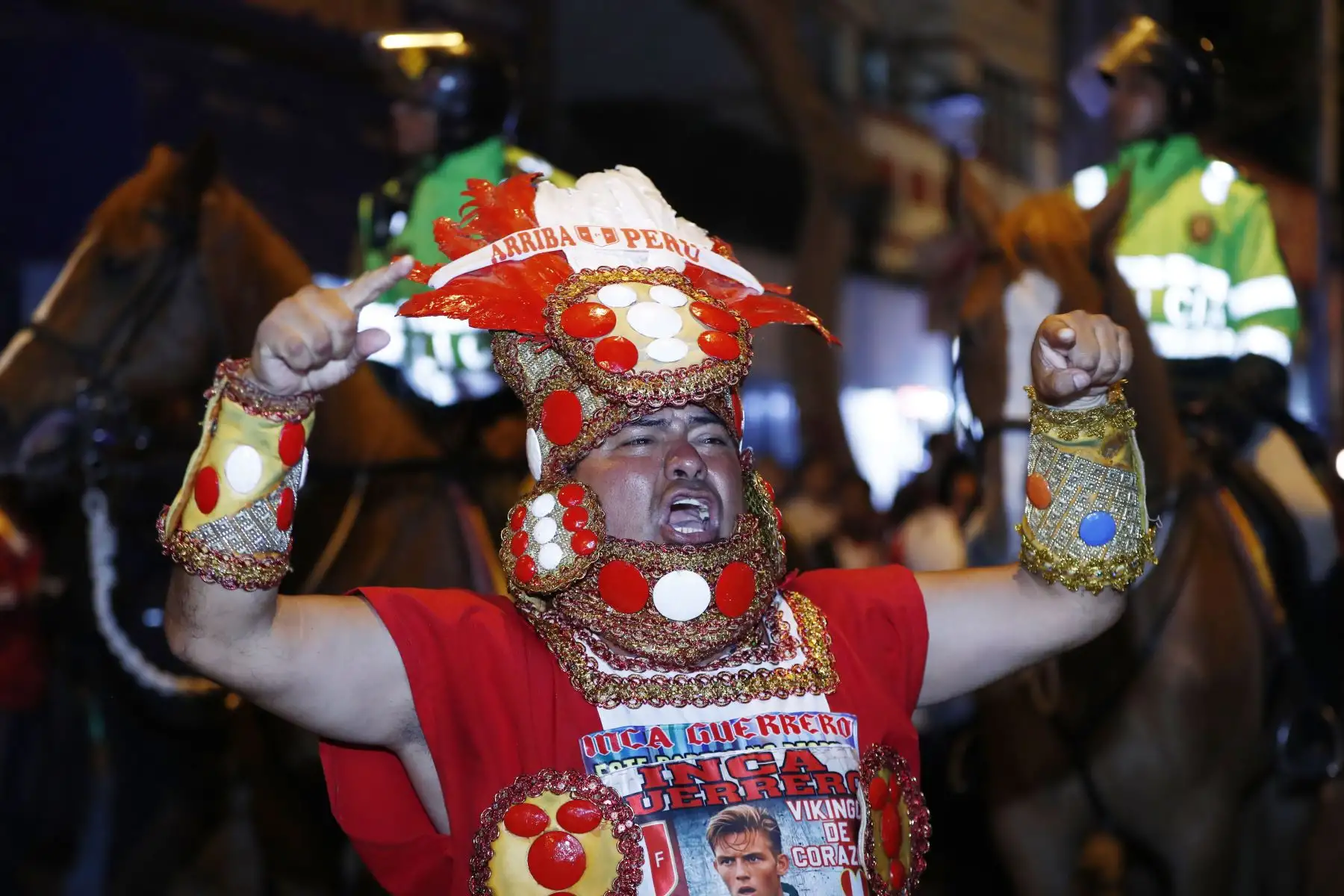 Hinchas peruanos alientan a la selección peruana previo al partido ante la selección venezolana por las Eliminatorias al Mundial 2026.
Foto: ANDINA/Daniel Bracamonte