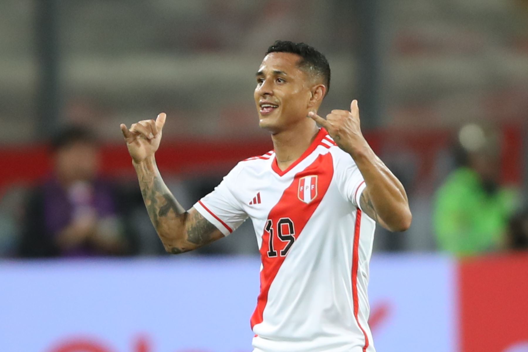 Yoshimar Yotún de Perú celebra su gol hoy, en un partido de las eliminatorias entre Perú y Venezuela para la Copa Mundo de Fútbol de 2026 en el estadio Nacional en Lima (Perú).
Foto: EFE