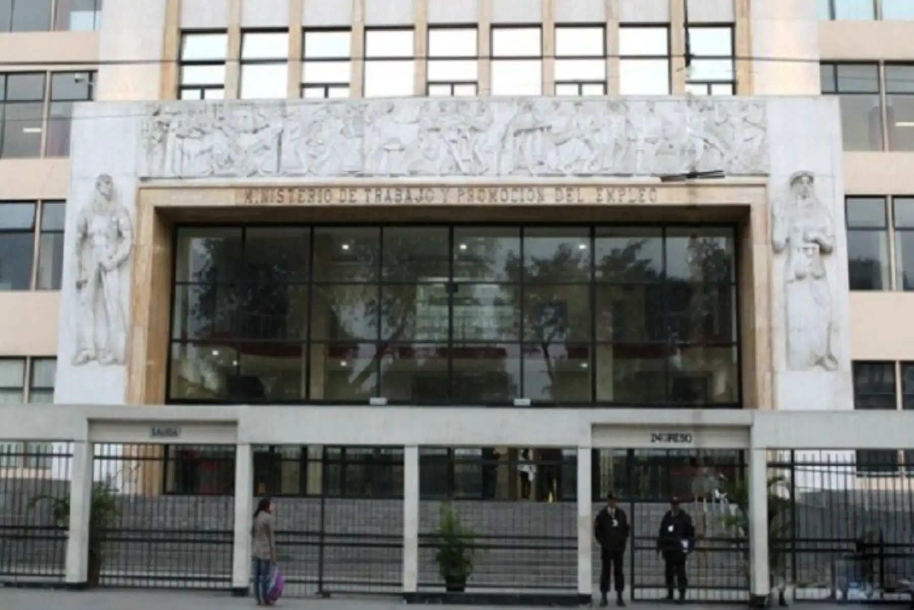 Ministerio de Trabajo rechaza vulneración de los derechos humanos y laborales de los trabajadores en el país.
