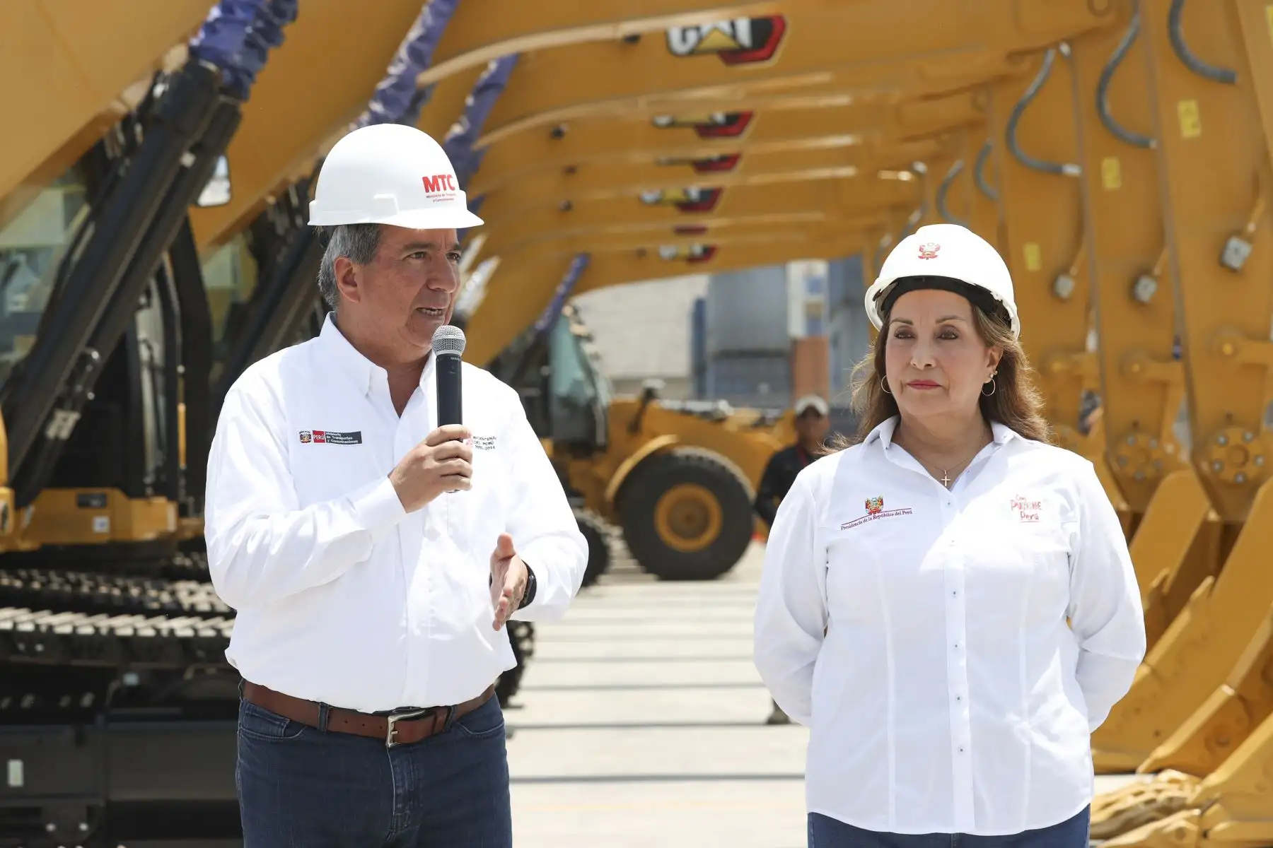 Presidenta Dina Boluarte participa en la presentación de maquinarias pesadas para la atención de las emergencias viales a nivel nacional. Foto: ANDINA/ Prensa Presidencia