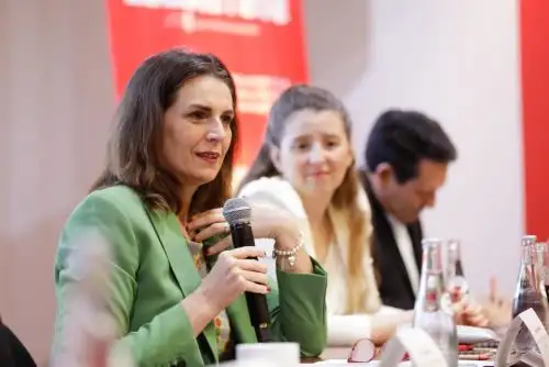 Ministra de Vivienda, Construcción y Saneamiento, Hania Pérez de Cuéllar. Foto: Cortesía.