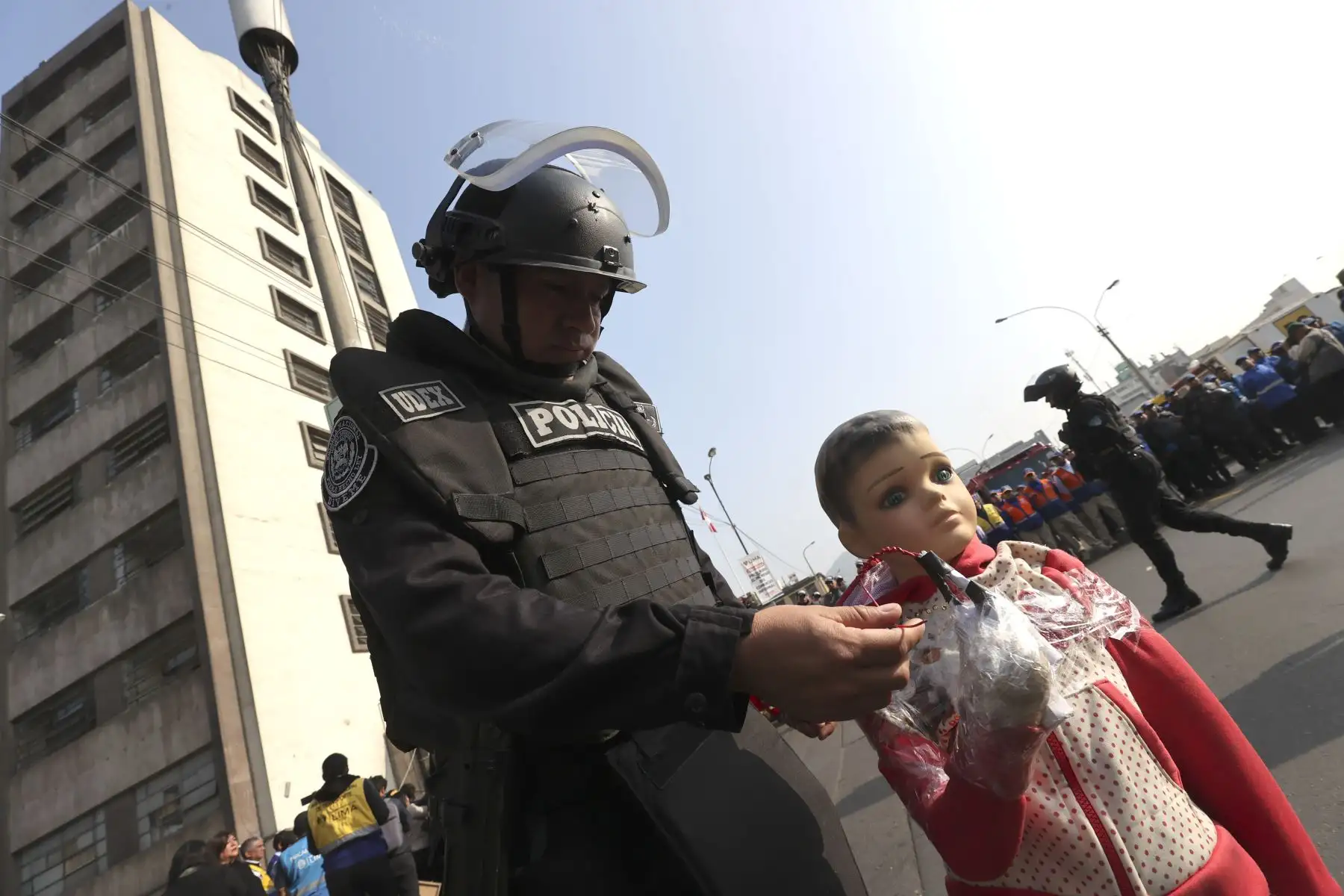 El Comandante General de la Policía Nacional del Perú, Jorge Luis Angulo Tejada, informó sobre la recuperación de espacios públicos y los servicios policiales con unidades especializadas contempladas en "El Plan Navidad y Año Nuevo Seguros 2023”

Foto: ANDINA/Juan Carlos Guzmán Negrini