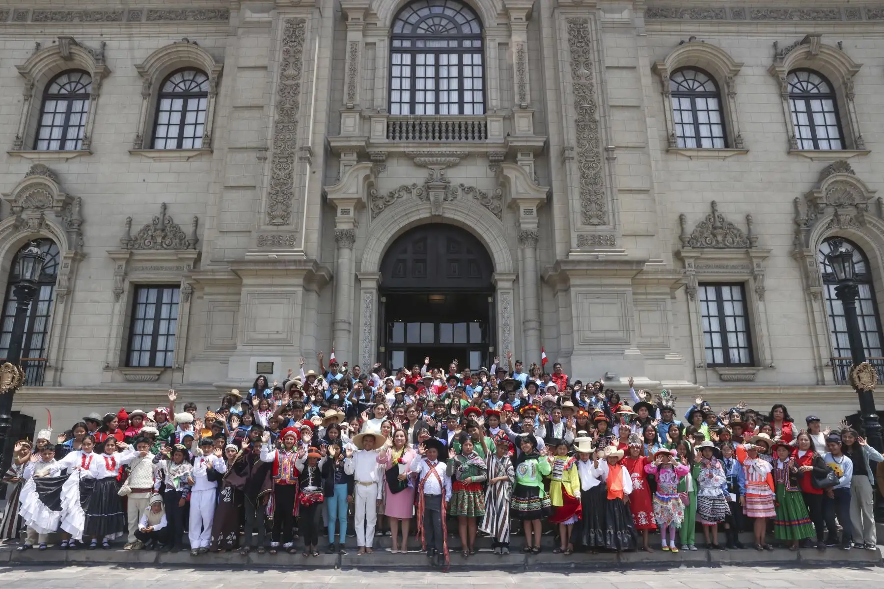 Presidenta Dina Boluarte comparte con niños y niñas del programa Tinkuy en Palacio de Gobierno. Foto: ANDINA/ Prensa Presidencia