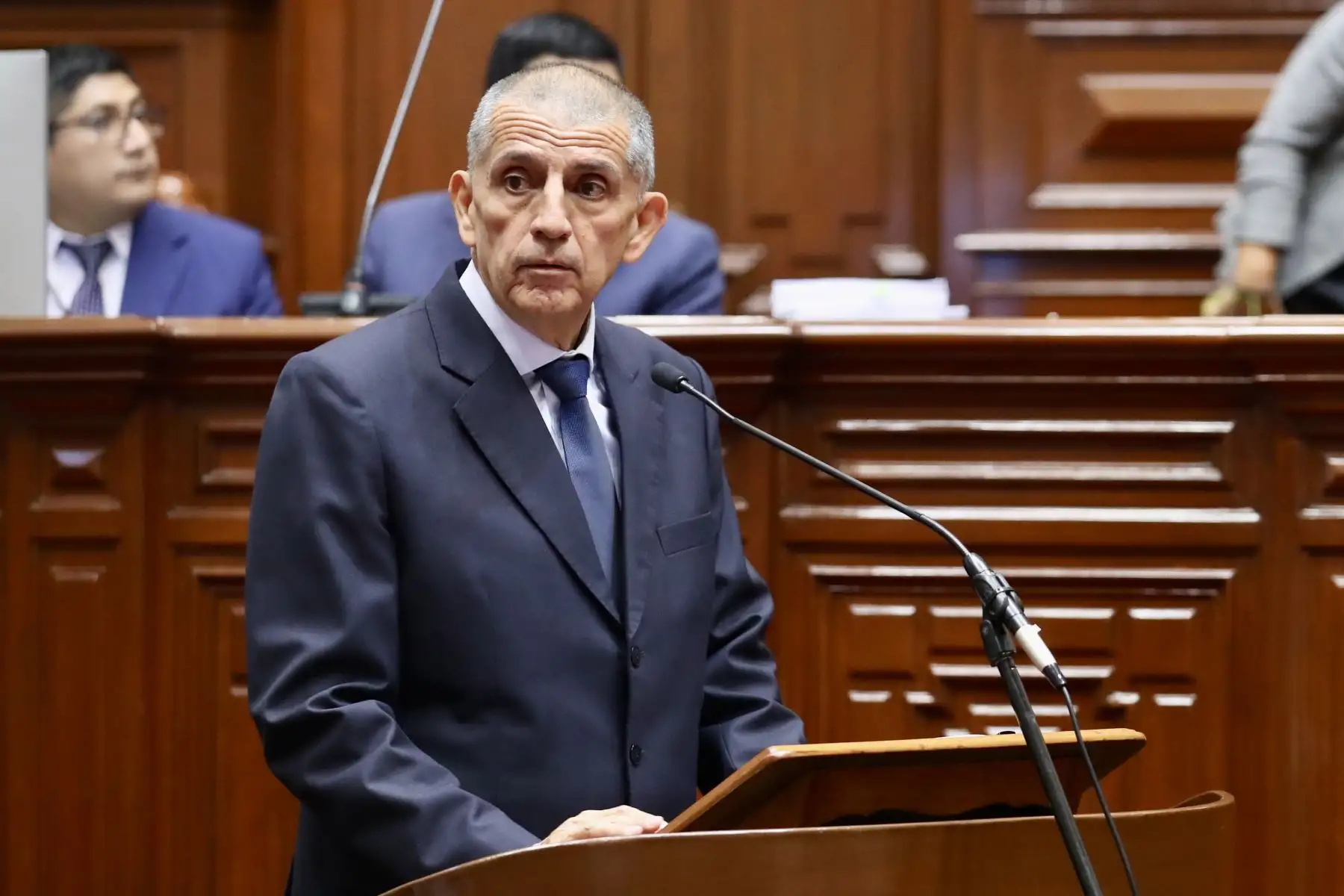 Ministro de Interior, Víctor Torres Falcón, sustenta ante el Pleno del Congreso, la Ley del Presupuesto Público para el Año Fiscal 2024. Foto: ANDINA/ Congreso
