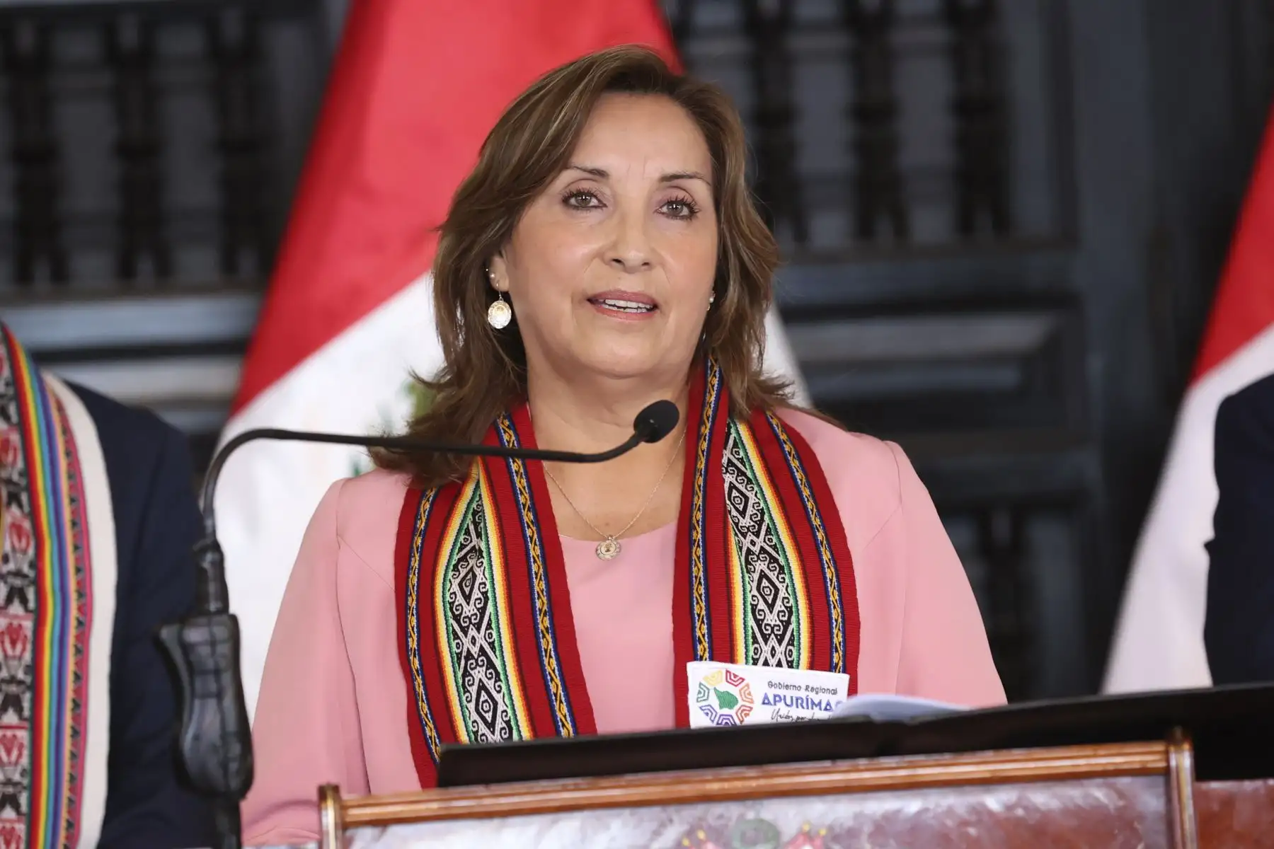 La presidenta Dina Boluarte participó en la ceremonia de suscripción del convenio de cooperación entre el Gobierno Regional de Apurímac y el ministerio de Energía y Minas  y destacó que, en el marco del plan Con Punche Perú, se han construido más de 800 kilómetros de nuevas redes de gas natural en seis meses de trabajo y que hasta ahora se han suscrito convenios con Cusco, Ayacucho, Junín, Huancavelica y Apurímac.
Foto: ANDINA/Presidencia Perú