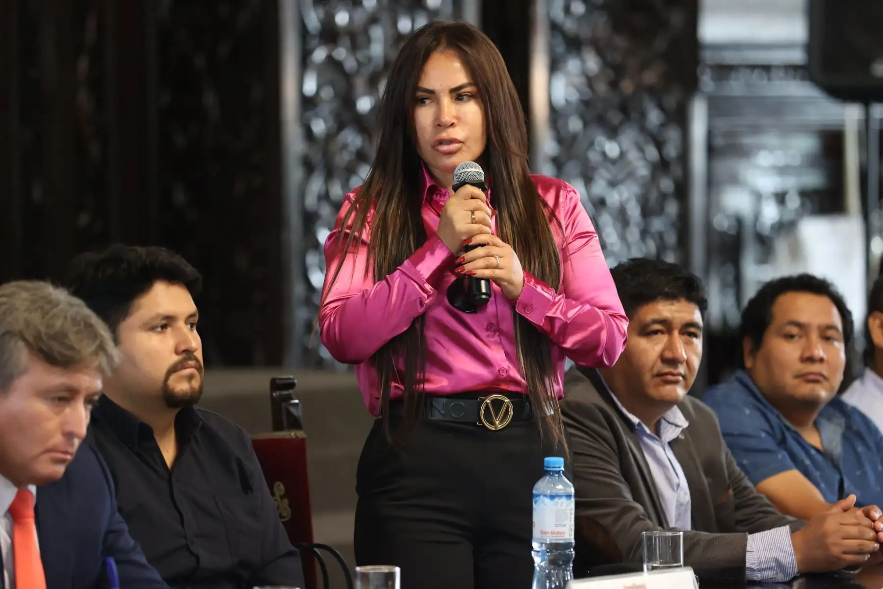 La presidenta Dina Boluarte sostuvo una reunión con más de 25 alcaldesas y alcaldes distritales y provinciales de la región de Áncash, para tratar sobre los proyectos de inversión pública de agua y saneamiento, transportes, agricultura y salud, así como las medidas para enfrentar el fenómeno El Niño.
Foto: ANDINA/Presidencia Perú