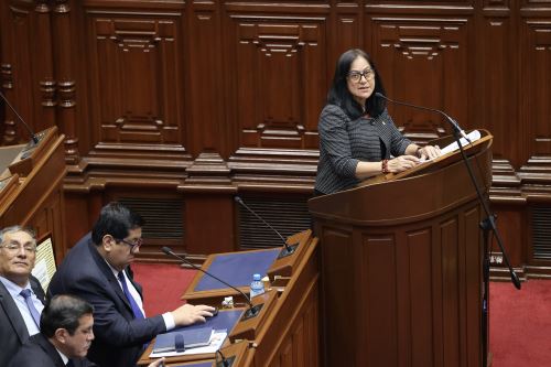 Ministra del Ambiente, Albina Ruiz, sustentó presupuesto 2024 de su sector ante el pleno del Congreso de la República. ANDINA/Prensa Presidencia