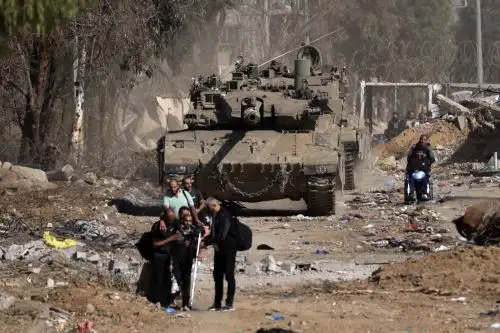 La grave crisis humanitaria en Gaza plantea la necesidad de un alto el fuego.