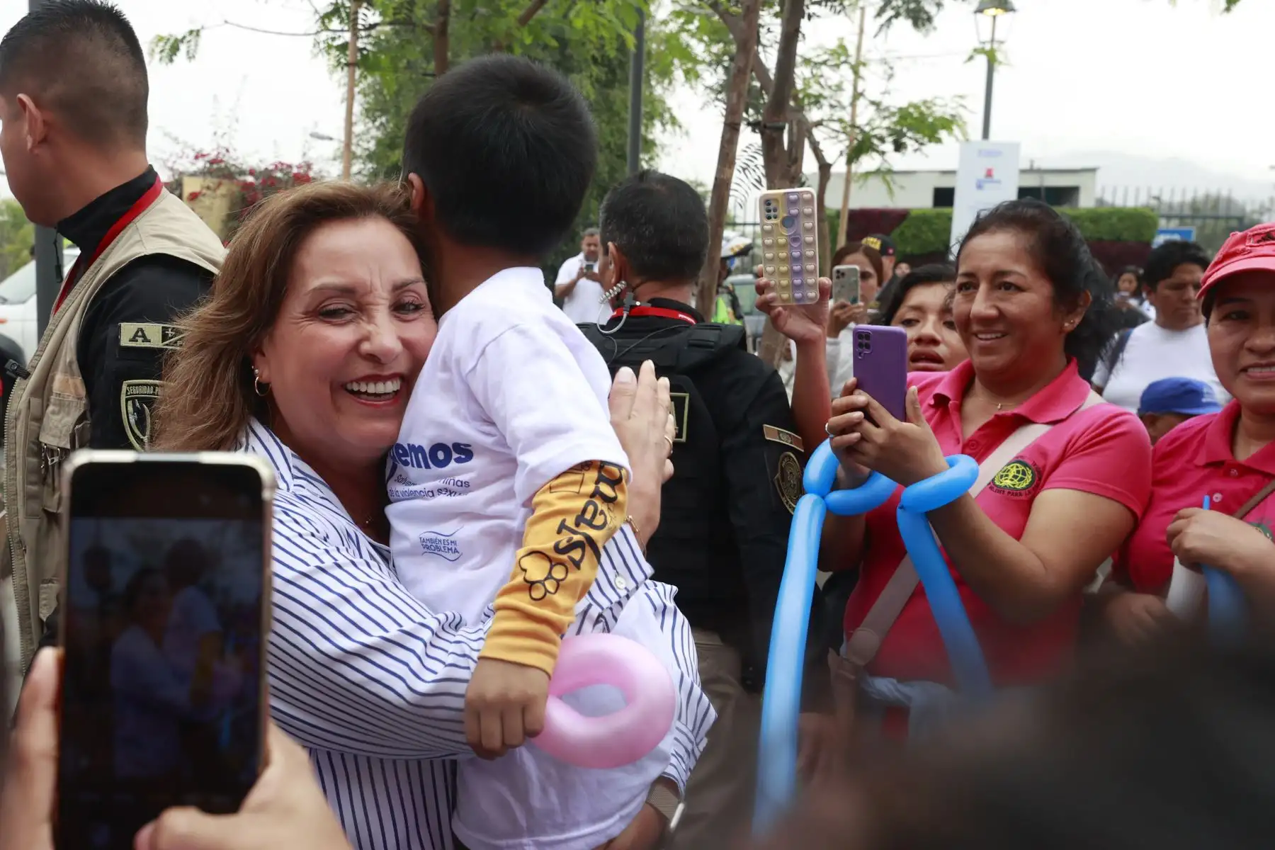 En el marco del Día Internacional de la Eliminación de la Violencia contra la Mujer, la presidenta de la república, Dina Boluarte, participa en la campaña ¡Actuemos ya!, salvemos a las niñas de la violencia sexual. Foto: ANDINA/Vidal Tarqui