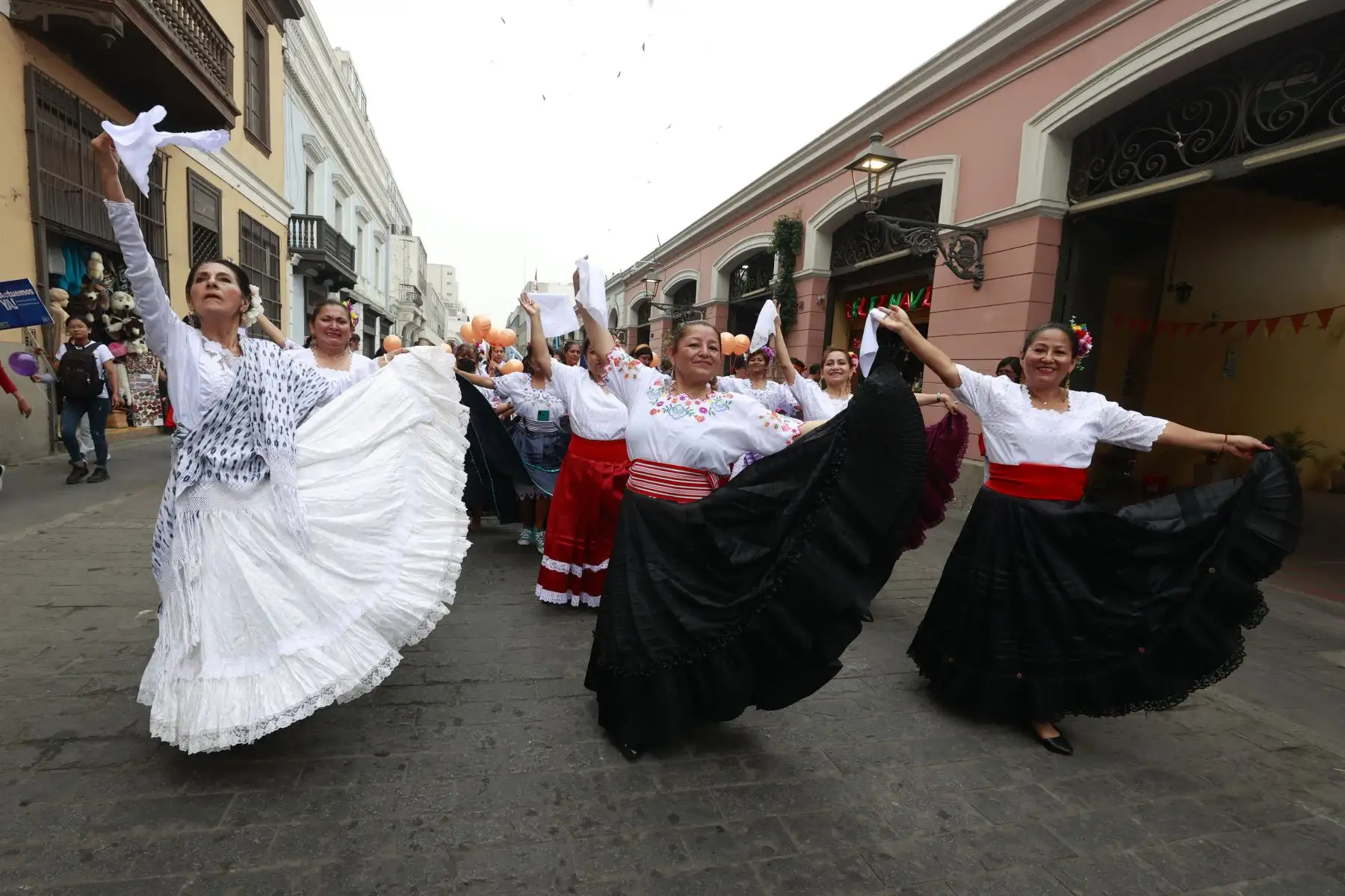 Ministerio de Mujer realiza pasacalle contra la violencia hacia niñas y adolescentes "¡Actuemos YA! Salvemos a las niñas de la violencia sexual". Foto: ANDINA/ Vidal Tarqui