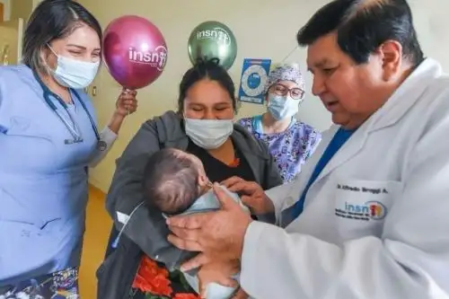 INSN San Borja: salvan vida a bebé que nació con tumor de 14 cm en la zona del cuello. Foto: ANDINA/Difusión.