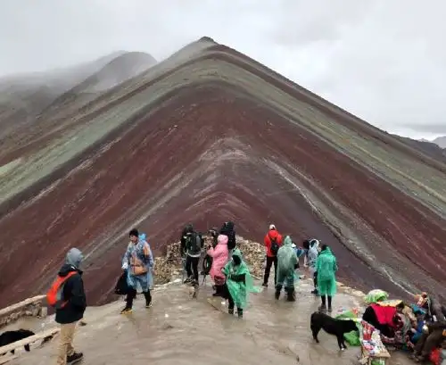 La Gercetur Cusco afirma que no están autorizados los cobros para acceder a la montaña Vinicunca. ANDINA/archivo