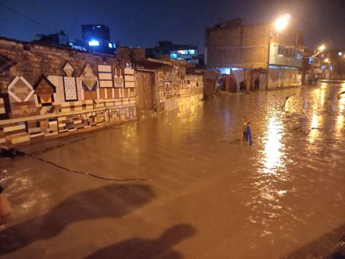 Las lluvias intensas en Huancayo causaron cuantiosos daños en viviendas y calles de la ciudad Inconstratable. Foto: Pedro Tinoco