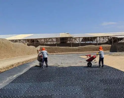 El Plan Copesco ejecuta trabajos de infraestructura turística en el complejo arqueológico Chan Chan, el principal ícono turístico de Trujillo que hoy celebra 37 años de la declaratoria de la Unesco que lo reconoce como Patrimonio Cultural de la Humanidad. ANDINA/Difusión