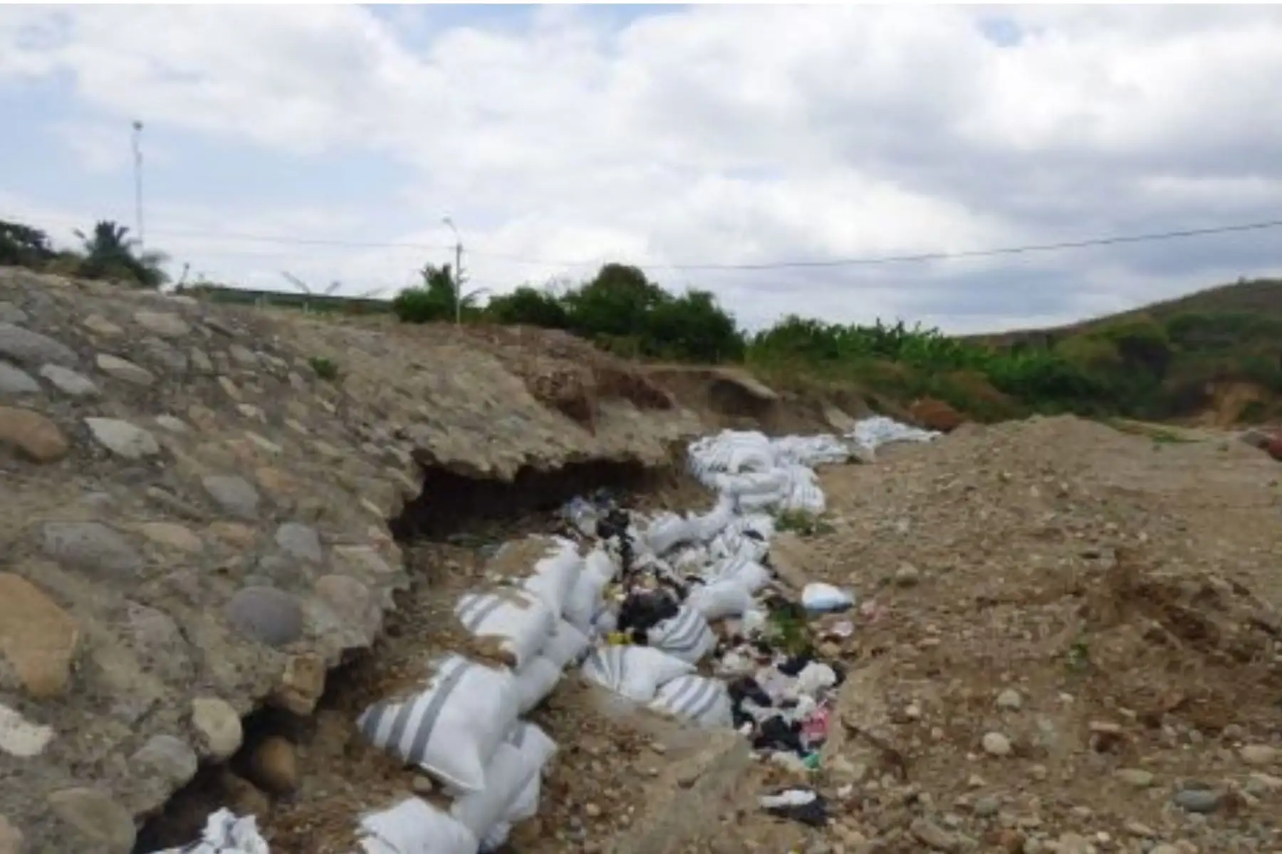 Los peligros geológicos identificados son la erosión de laderas, flujo de detritos, derrumbes, flujo de lodo, erosión fluvial, inundación fluvial, deslizamientos y erosión marina. Foto: ANDINA/Ingemmet