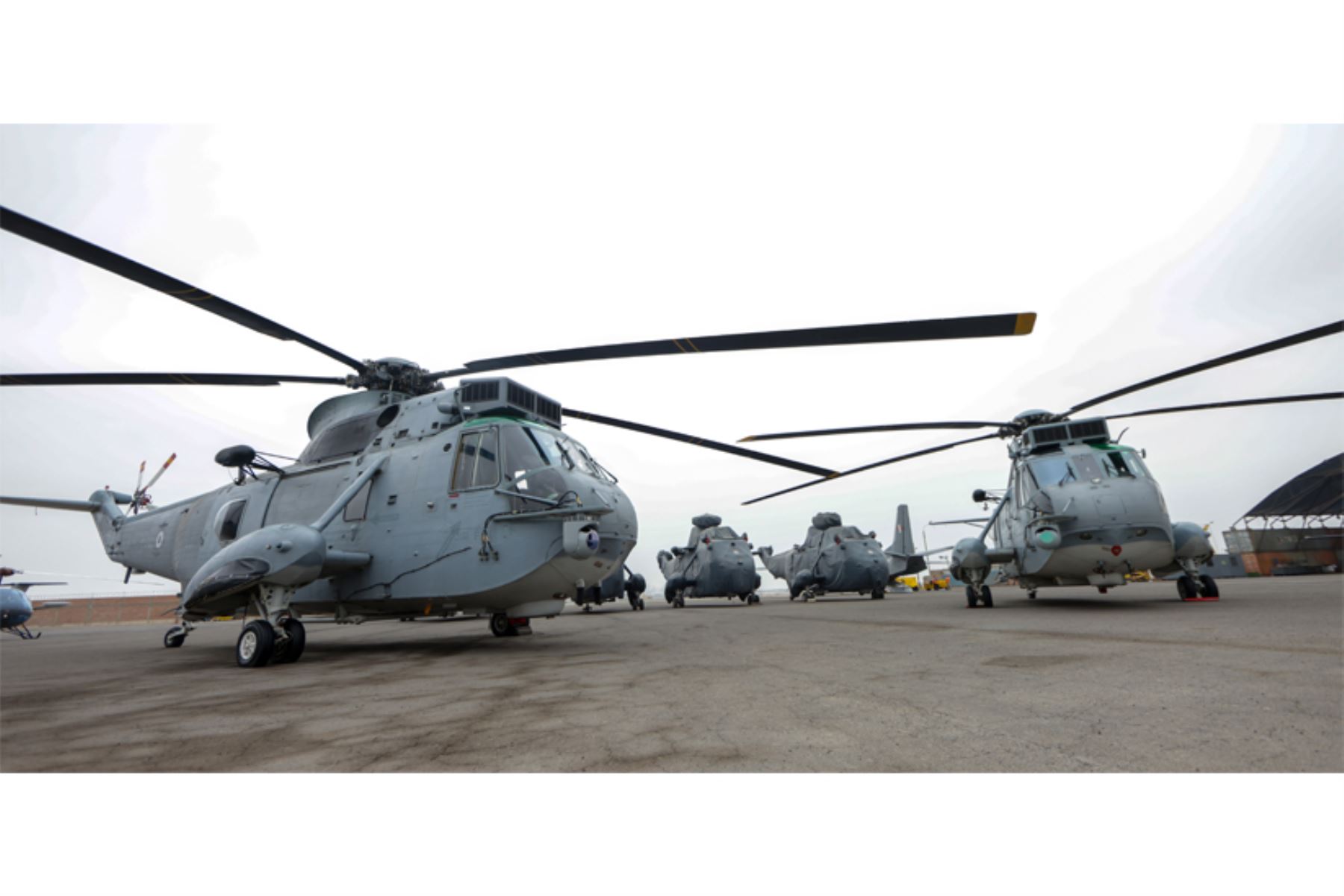 La presidenta Dina Boluarte participó en el acto de incorporación de dos helicópteros Sea King, que aumentarán la capacidad operativa de la flota aérea que posee la Marina de Guerra del Perú. Foto: ANDINA/ Prensa Presidencia