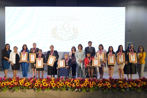 Ministerio de la Mujer y Poblaciones Vulnerables condecora a nueve peruanas con la Orden al Mérito Mujer 2023