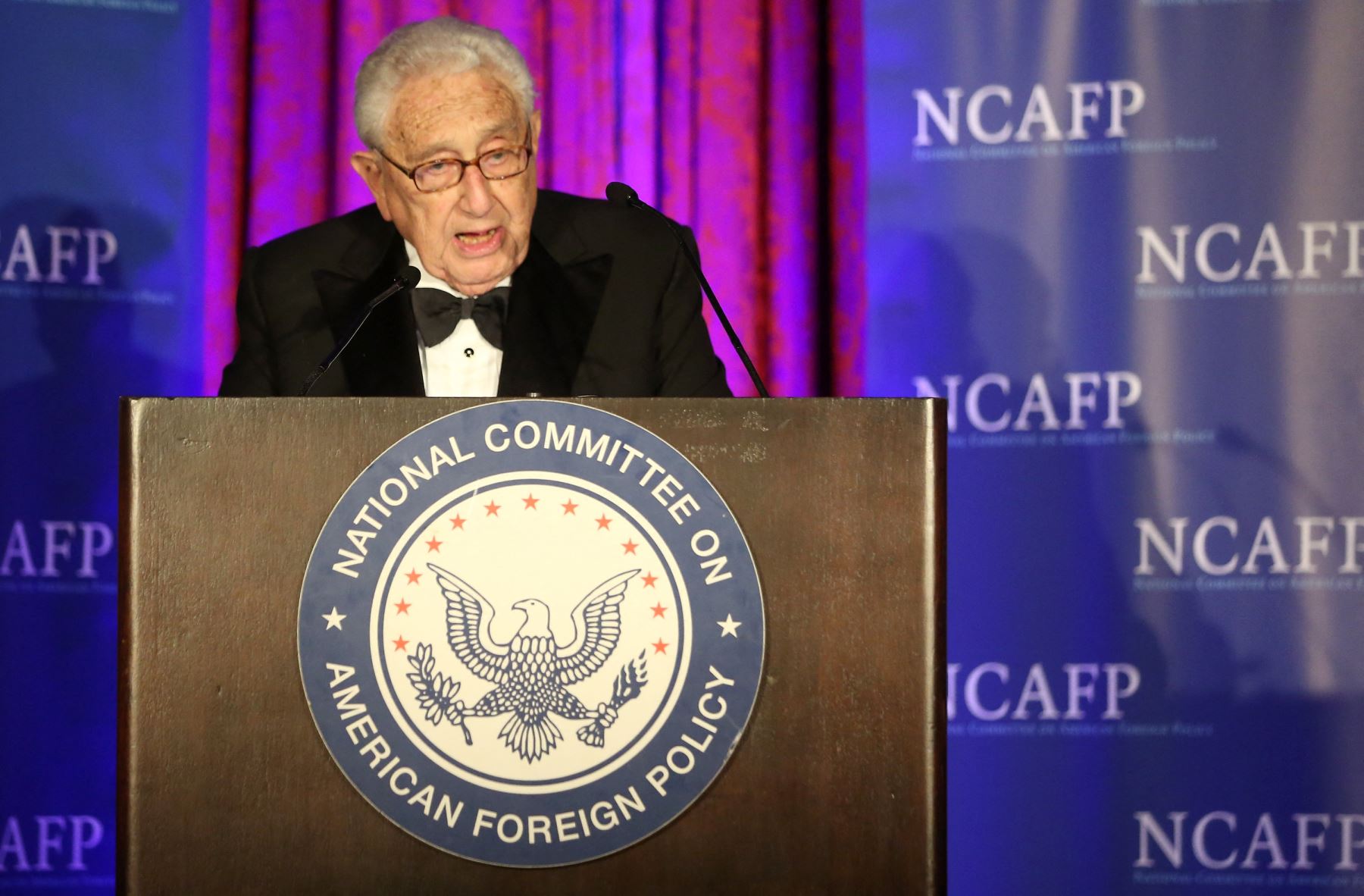 El ex Secretario de Estado de los Estados Unidos y copresidente honorario de la NCAFP, Henry A. Kissinger, habla en el escenario en la Cena de Gala 2016 del Comité Nacional de Política Exterior Estadounidense el 19 de octubre de 2016.
Foto: AFP