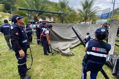 La capacitación incluyó técnicas de evacuación, identificación de zonas de riesgo, búsqueda y rescate, estabilización de víctimas en masa, traslado asistido, primeros auxilios, bioseguridad, entre otros. Foto: ANDINA/Minsa