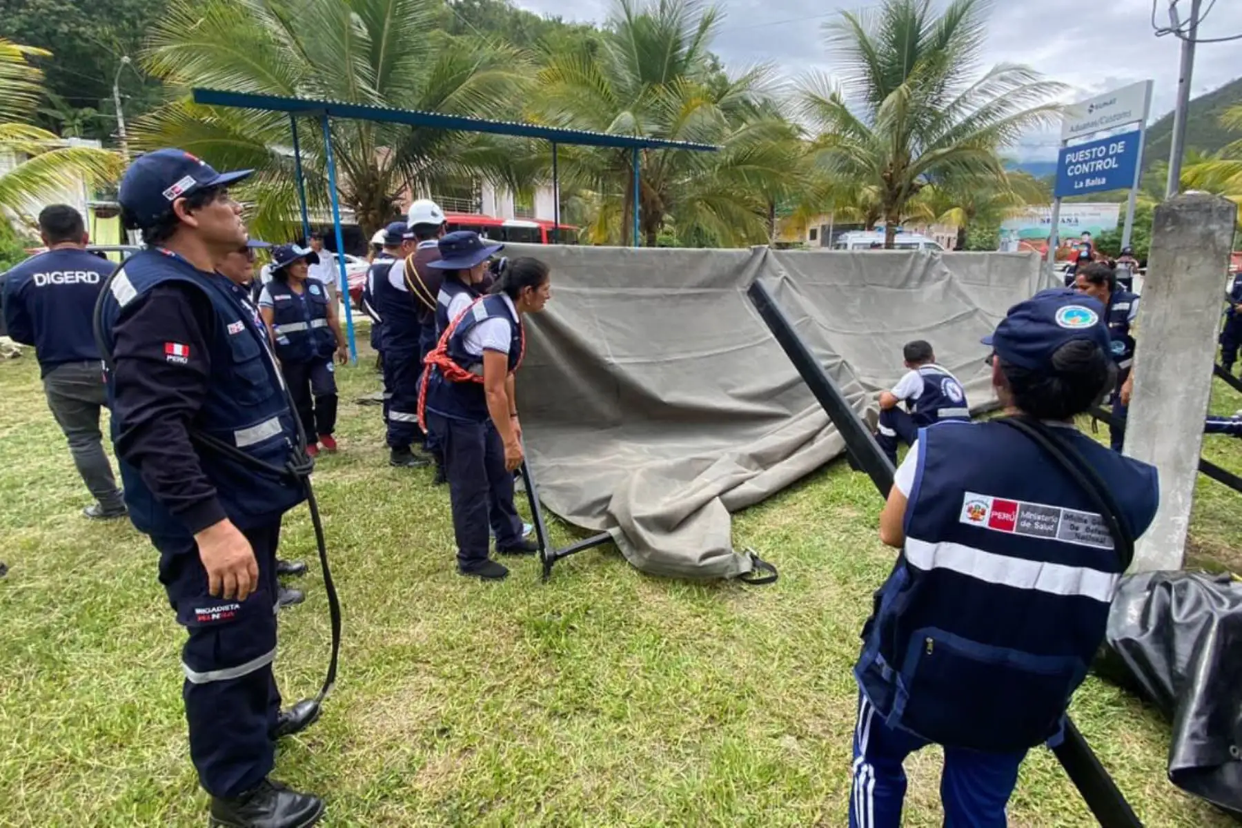 La capacitación incluyó técnicas de evacuación, identificación de zonas de riesgo, búsqueda y rescate, estabilización de víctimas en masa, traslado asistido, primeros auxilios, bioseguridad, entre otros. Foto: ANDINA/Minsa